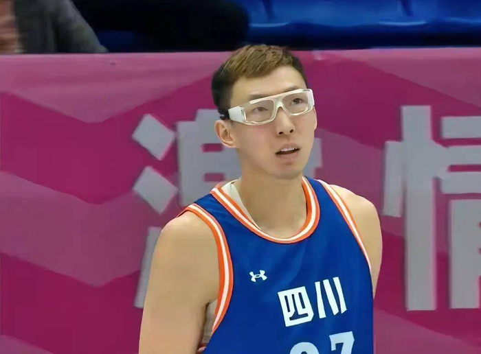 11场不重样直播！CCTV5+cctv5全运会轮番上阵，辽篮16:00亮相，NBA欧联杯也来凑热闹