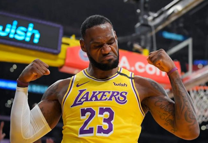 詹姆斯缺阵湖人反倒6胜2负，老大地位被撬，联盟冷处理还真不客气