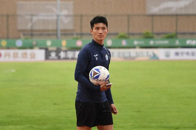 24球狂轰：费尔南迪尼奥把中乙当试验场，申花和恒宸都慌了