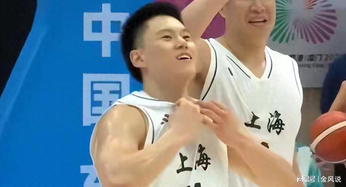 全运会上海两连胜，李弘权40分11板把香港按成了笑话