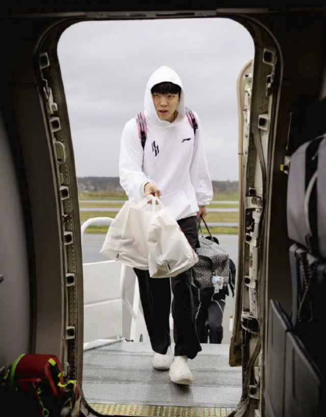 5连客开始：开拓者5胜3负，NBA里杨瀚森被当成备用零件？