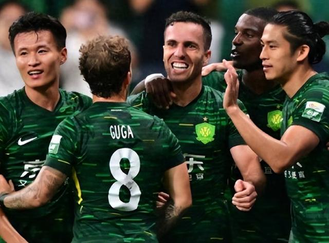 塞尔吉尼奥30岁归化国足爆发，亚冠3球带队3-0大胜刷新6年最佳