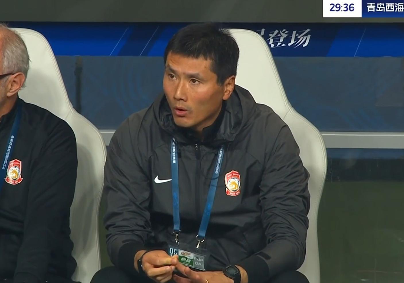 中超还剩1轮，邵佳一2天带4人进国足，西海岸教练组变动比英超转会更猛