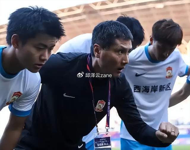 足协选帅变味儿！邵佳一逆袭成国足主帅，外教面试全赢了却“扑街”