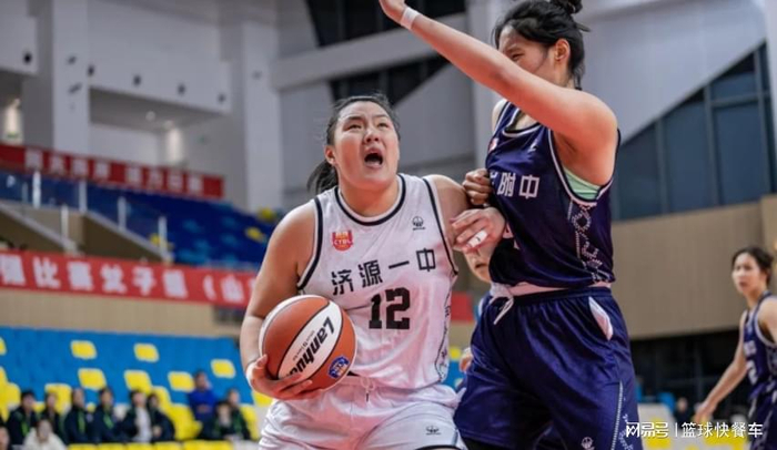 河南队18岁中锋34+26，全运会女篮爆出大鲨鱼，张子宇都被压了一头！