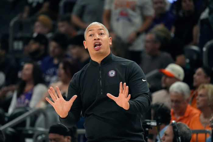 8场3连败把快船从冠军热门摔下神坛，NBA球迷还能忍多久？