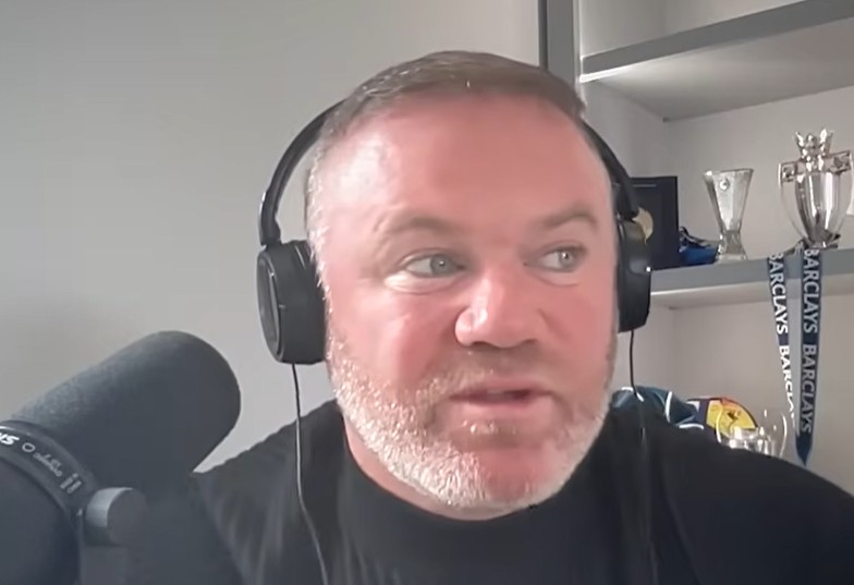 英超冠军利物浦四连败，范戴克状态下滑鲁尼直言不讳，索博斯洛伊不配抢风头？