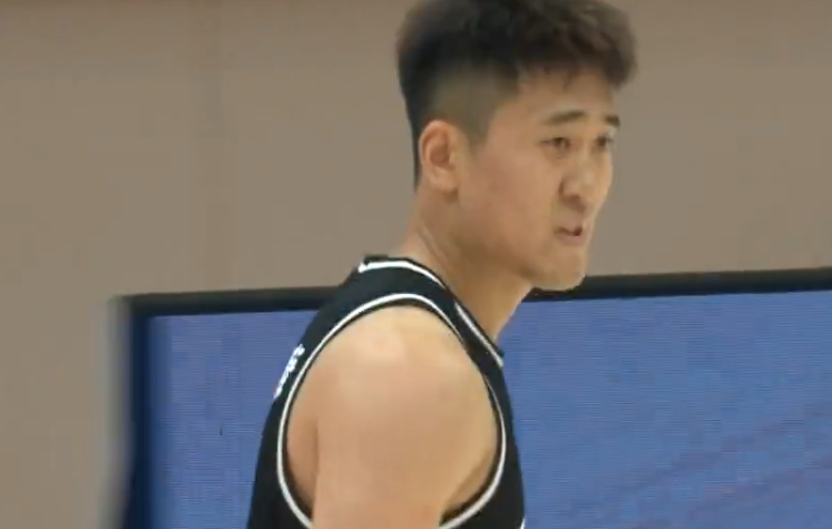 姜伟泽41分，吉林省102-84赢球，这像NBA表演还是英超式反转？