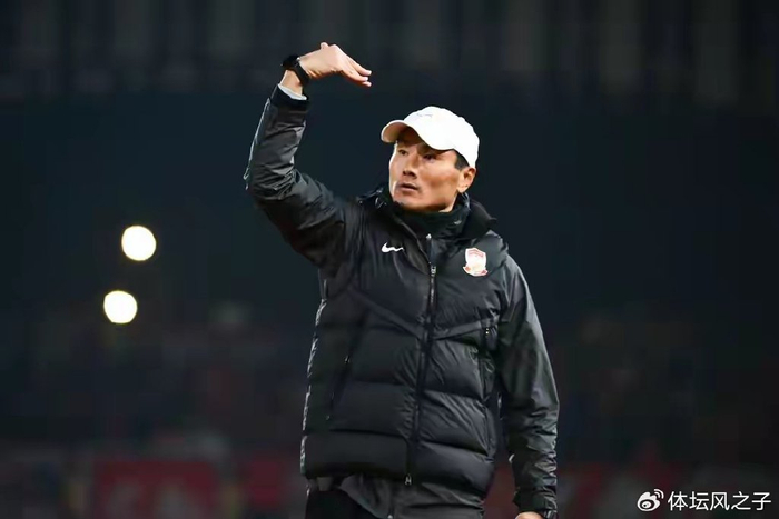 选帅数月终结：1名本土主帅邵佳一执掌国足，中超履历能顶得住质疑吗？