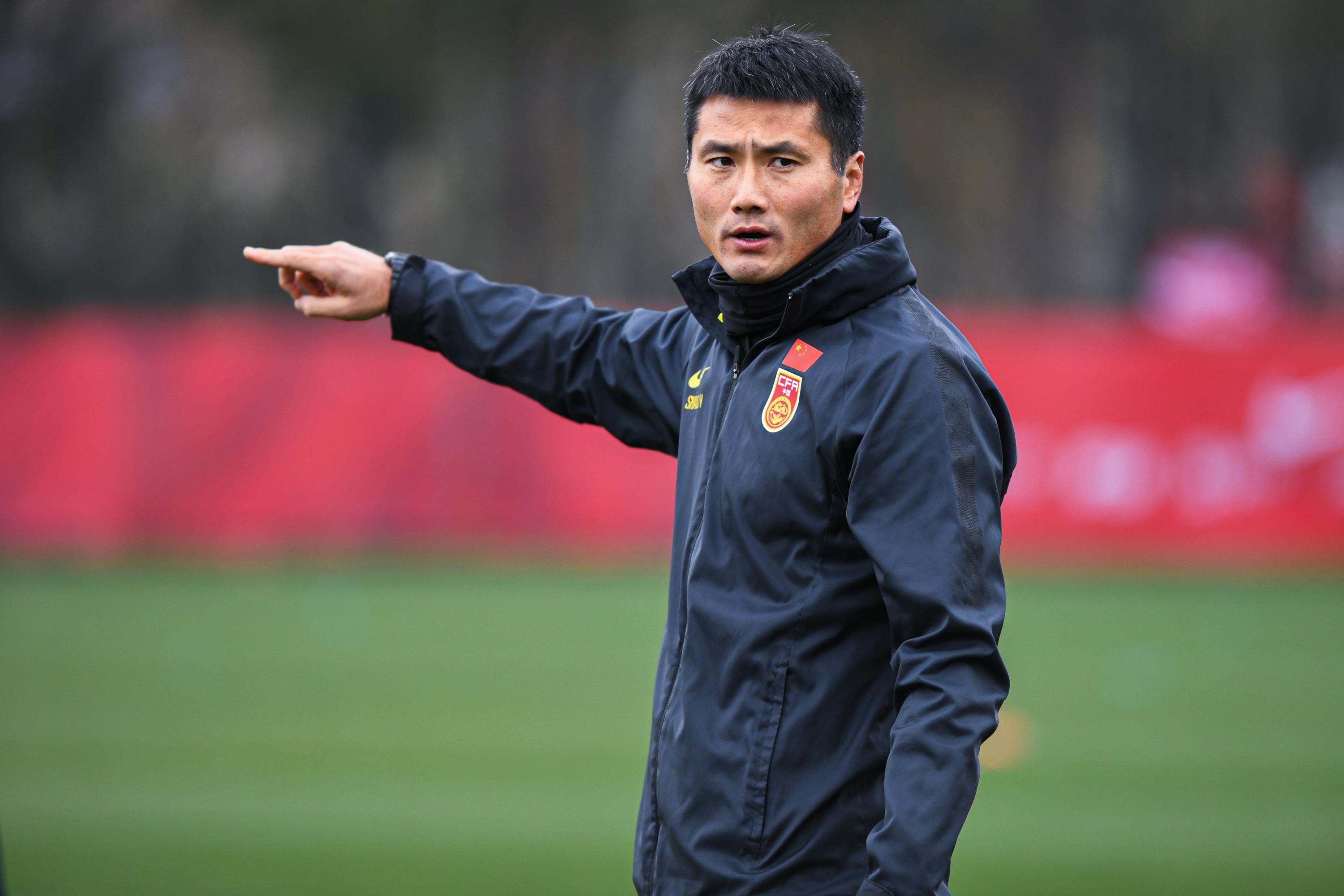 100万VS1200万：国足主帅选邵佳一，英超都笑了