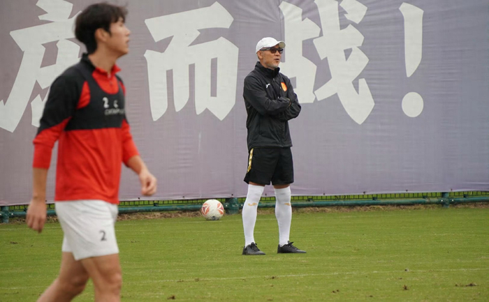 57分生死战：重庆与广州豹拼中甲最后名额，张外龙能把球队带入中超吗