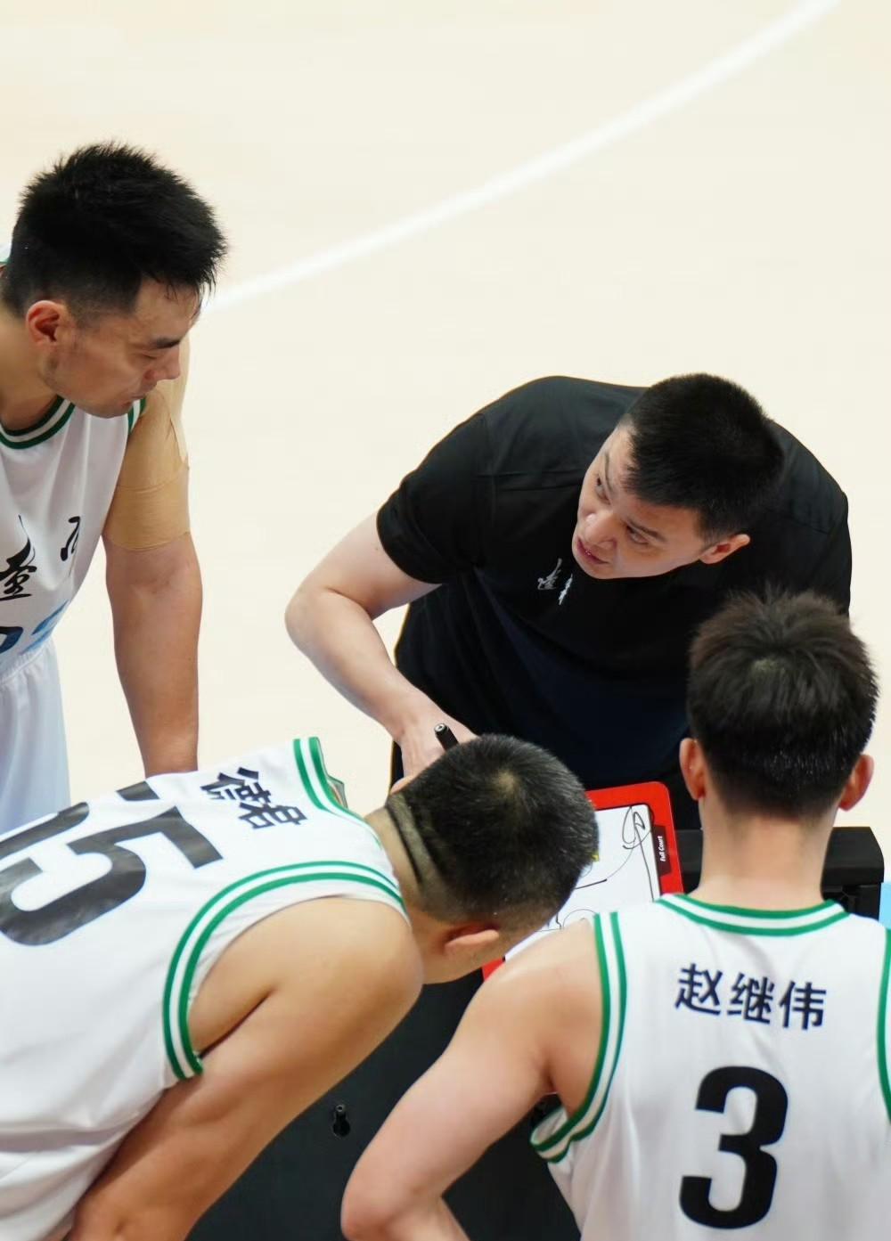 辽宁队全运会4连胜锁定小组第一，韩德君老当益壮砍21分，天津队虎头蛇尾失威胁