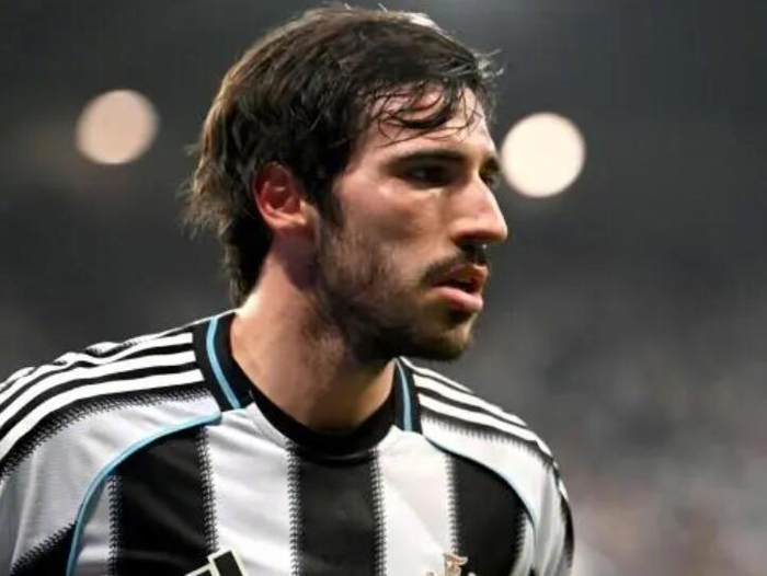 尤文追托纳利3年没影儿，米兰暗恋依旧，意甲中场戏码越搅越乱