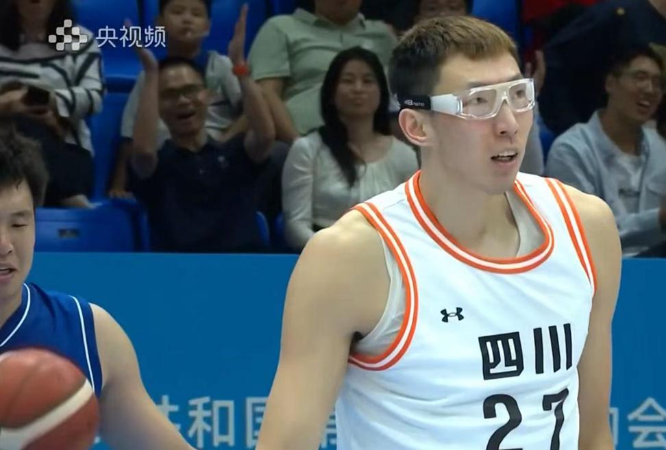 四川队82-63爆冷打崩上海，李弘权孙铭徽双雄难救主，五人篮全运会真刺激