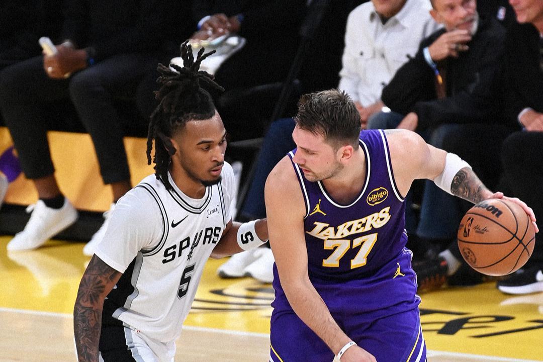 湖人5连胜逆袭上西部第2，艾顿+斯玛特成詹姆斯新宠，难道他们真变强了？