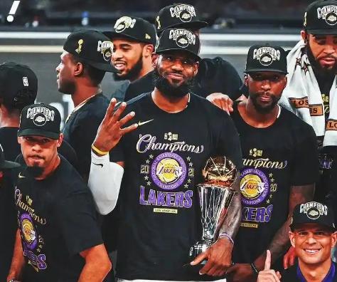 11月7日湖人7胜2负，NBA西部第2：詹姆斯回归能翻盘吗？