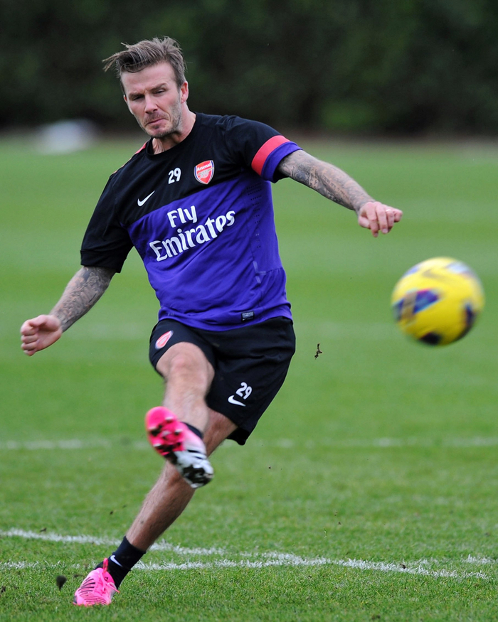 2013年英超联赛：曼联第20冠，弗格森一个人把历史给戳醒了