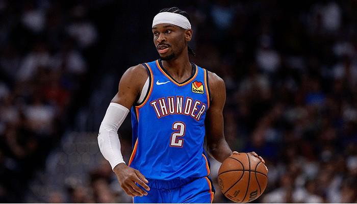 首期MVP榜单：10人入围，NBA前十惹争议谁都不服谁