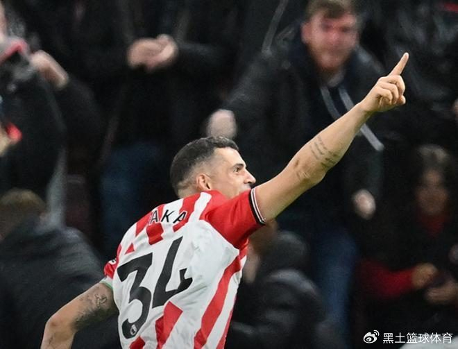 英超第10轮：桑德兰1-1埃弗顿，10轮18分把豪门们全弄懵了