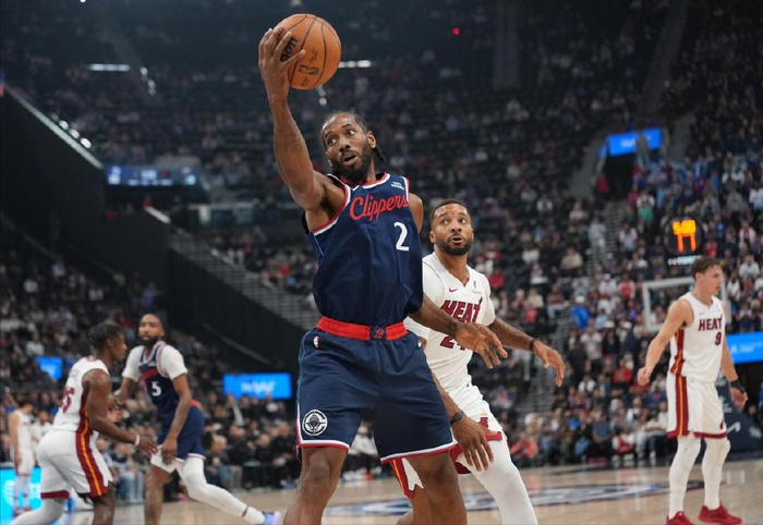 20次失误害死快船？NBA开局暴露3大硬伤，泰伦卢该背锅