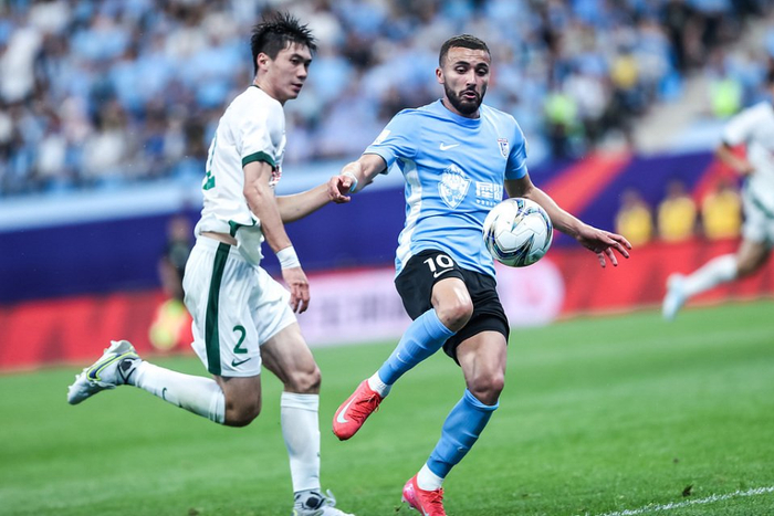 24场6球竟被放走？32岁拉布亚德与英博解约，中超又丢一名荷甲旧将