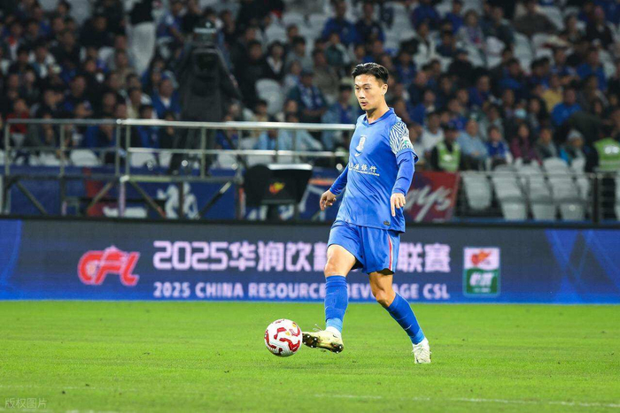 2个主力中卫能挡住谁？中超保蒋圣龙还是补外援中卫，申花这盘棋有多烂