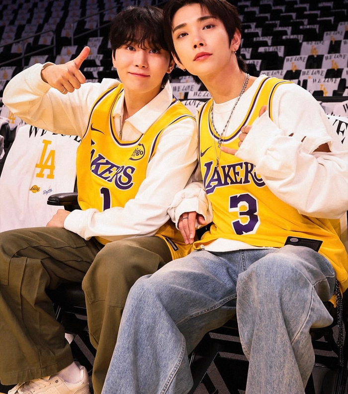 官博晒场边同框照，5个槽点暴露NBA常规赛背后那些事