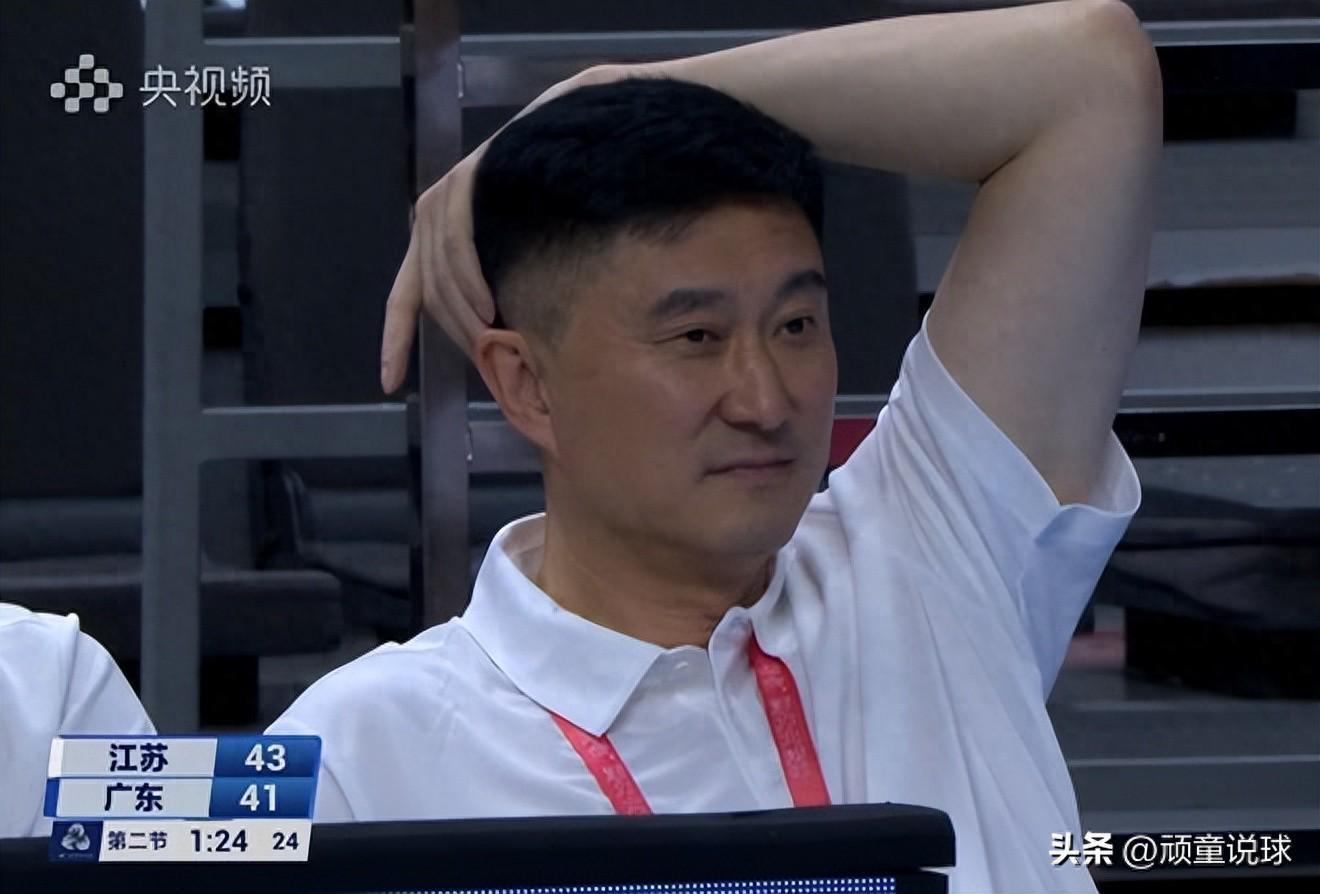 全运2连胜却被内线掏空，广东队这CBA操作是谁干的？