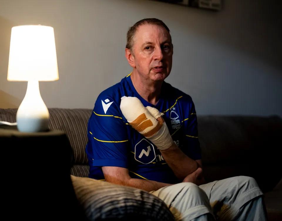 61岁诺丁汉森林球迷被刺6刀，欧联杯之旅被瑞安拒退票引1000人愤怒