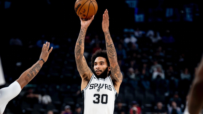 尚帕尼22分+巴恩斯24分，马刺靠三分球在NBA硬生生续命？