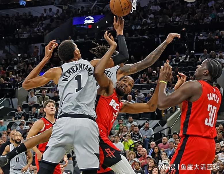 121-110！NBA杯赛马刺爆冷火箭，三分崩盘与“万能得分手”崩溃谁背锅？