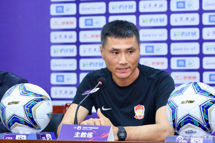 60人海选里脱颖而出：邵佳一当国足主帅，德甲背景值几分？