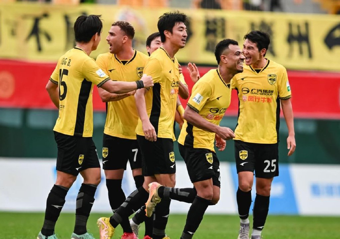 30轮定局：广州豹3-1胜却仍第3，中甲冲超像相声走场
