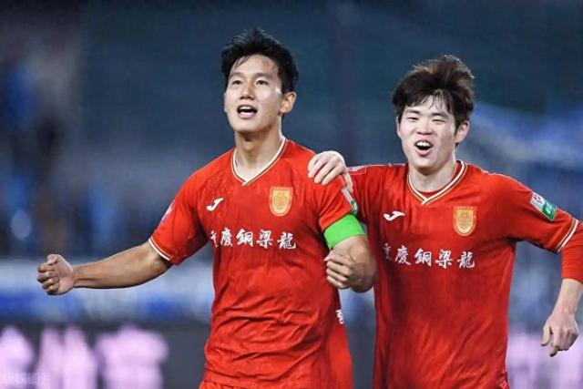 中甲第30轮60分对决：重庆力压广州，携手辽宁冲中超