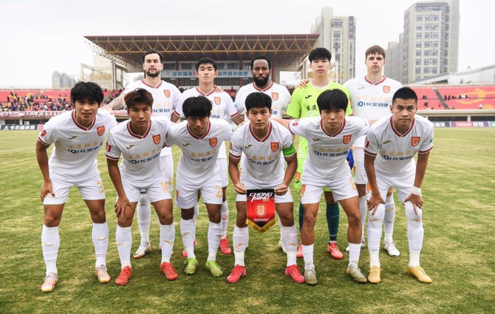 2-0夺命两球！重庆铜梁龙中甲终轮绝杀晋级，像英超末轮惊魂场？