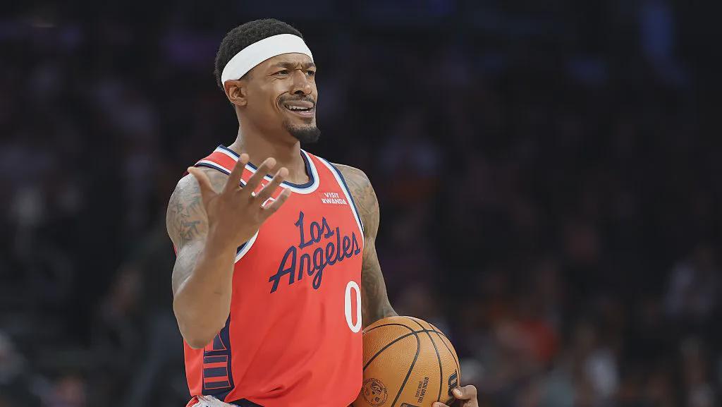 NBA赛季警报：勇士早衰预警，库里摇摆，快船比尔7.4分刺眼