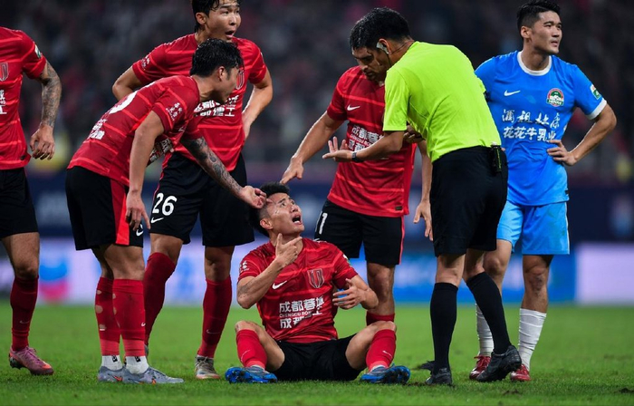 中超第29轮：成都1-2被河南逆转，上海海港63分把争冠门关上