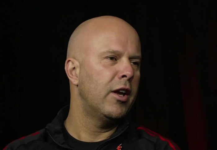 利物浦上季剩10轮领先8到10分竟不稳？英超争冠天平上曼城阿森纳都在晃