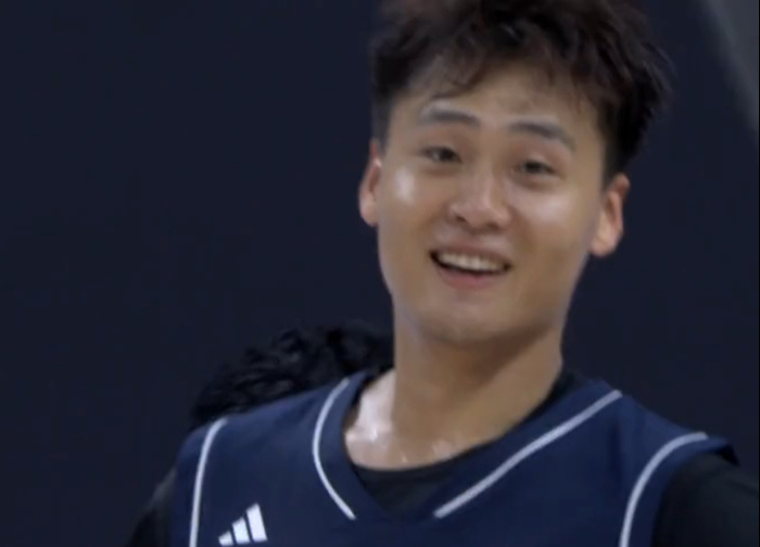 93-65大胜：广东拍死浙江队，胡明轩外线亮了，比NBA还带感