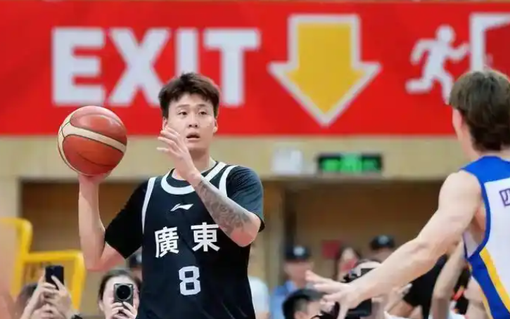 广东28分狂胜浙江，3胜0拿下小组，CBA味的屠杀