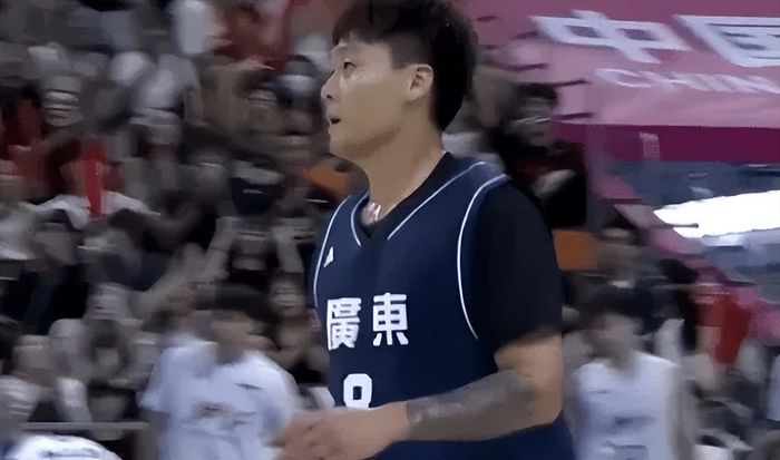 广东93-65击败浙江队，CBA后场三核像拿着NBA剧本开演