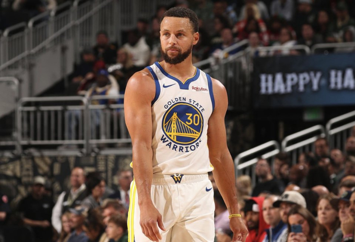 NBA 110-120：勇士客场输给雄鹿，库里27分挡不住10场客战魔咒