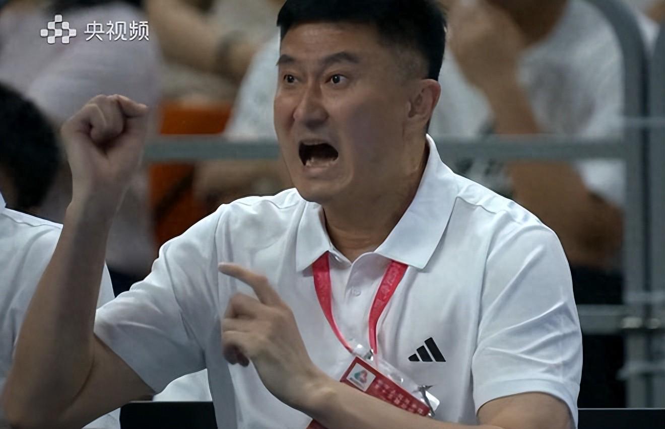 广东队28分狂斩浙江，三连胜拿头名，杜锋在CBA像开了点外卖外挂？