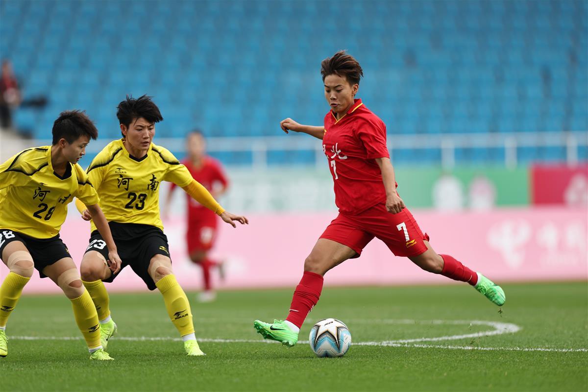 7球狂轰！湖北队在全运会把河南拆成两半，王霜像英超巨星那场雨把江苏队也甩开