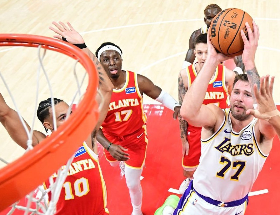 湖人5连胜终结：102-122，NBA球场的内线漏洞比英超后防还脆弱