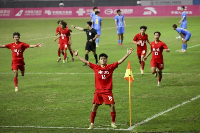 U20男足1比0晋级，湖北像英超豪门？辽宁队被横梁和门将整惨了