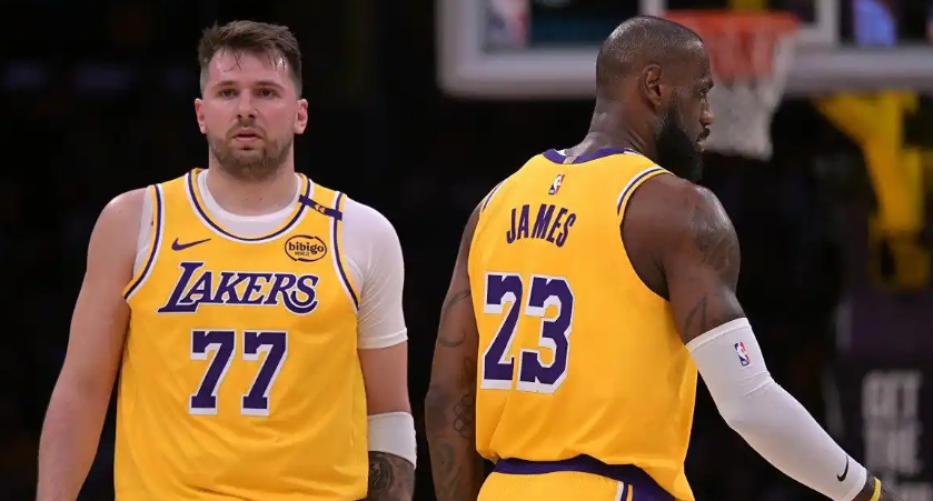 老鹰队7人得分上双，东契奇孤军奋战湖人20分大败NBA又上演现实版“单打独斗”