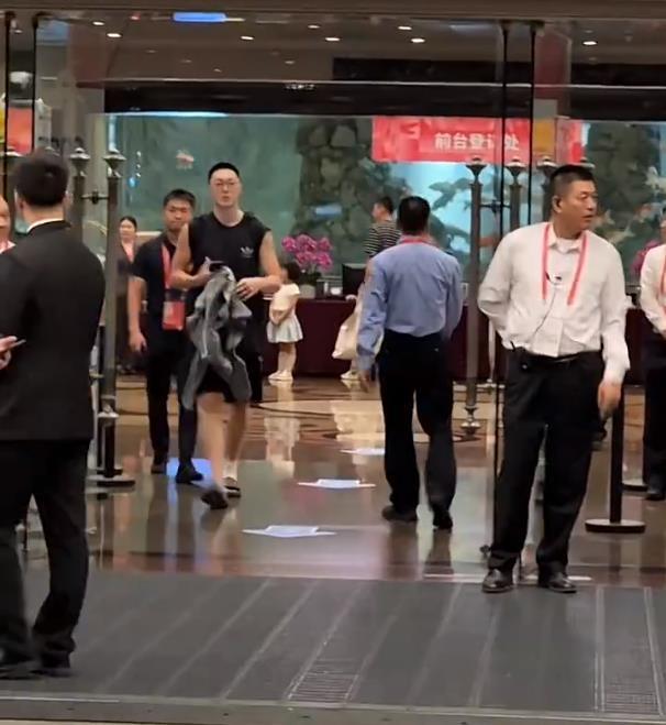 11分还是28分？北京时间11月9日全运会广东队93-65碾压浙江队，场下宵夜比场上更有看头