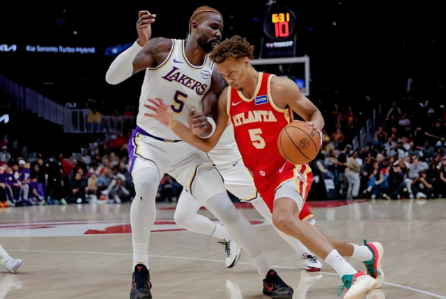 湖人102-122惨败老鹰：20分被按在地上摩擦，东契奇情绪掉线，轮换问题暴露在NBA舞台上