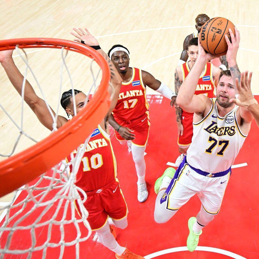 五连客首战20分崩盘：湖人102-122，NBA10场7胜3负还能信吗